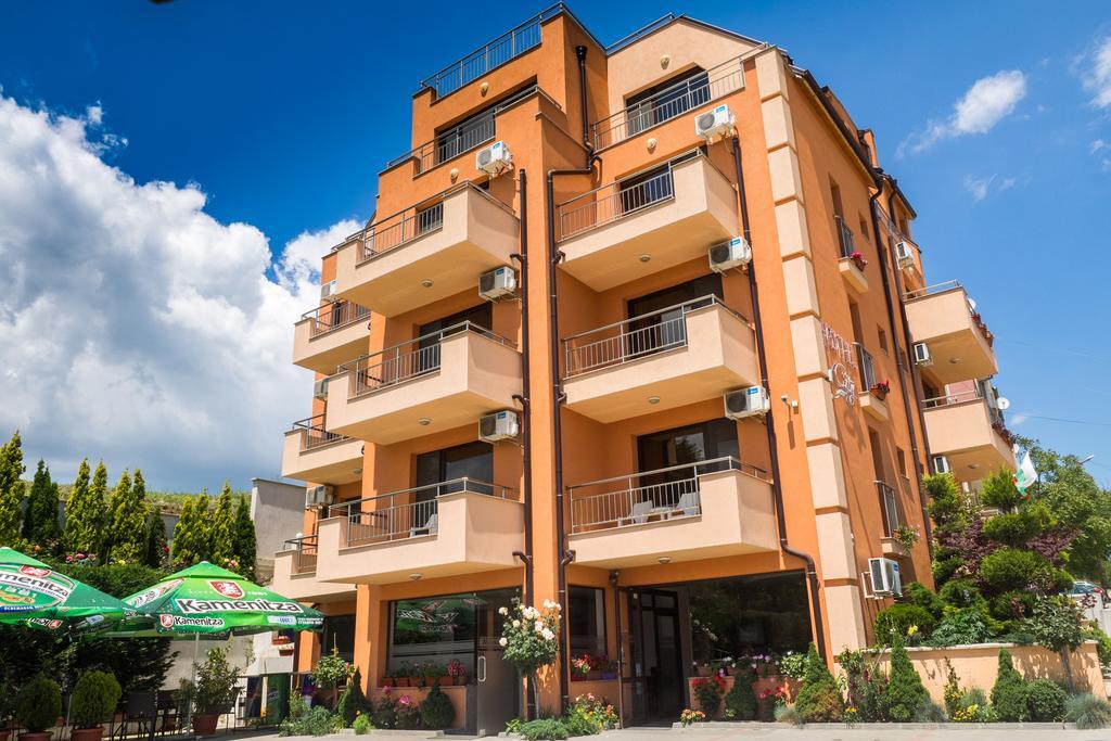 City Blagoevgrad Family Hotel Exterior photo